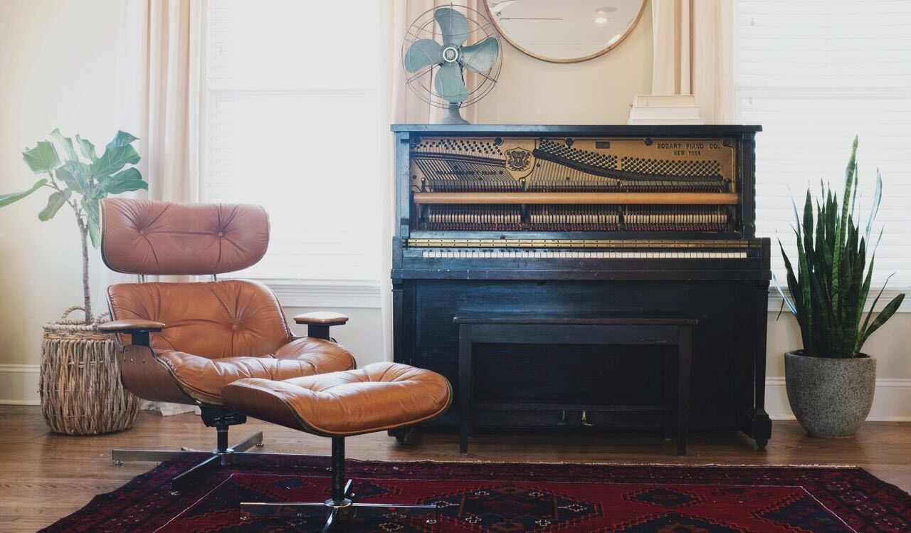 Why Antique Pieces Should Be in Every Modern Space
