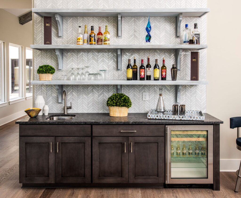 In-Home Bar Decorator Russell, ON