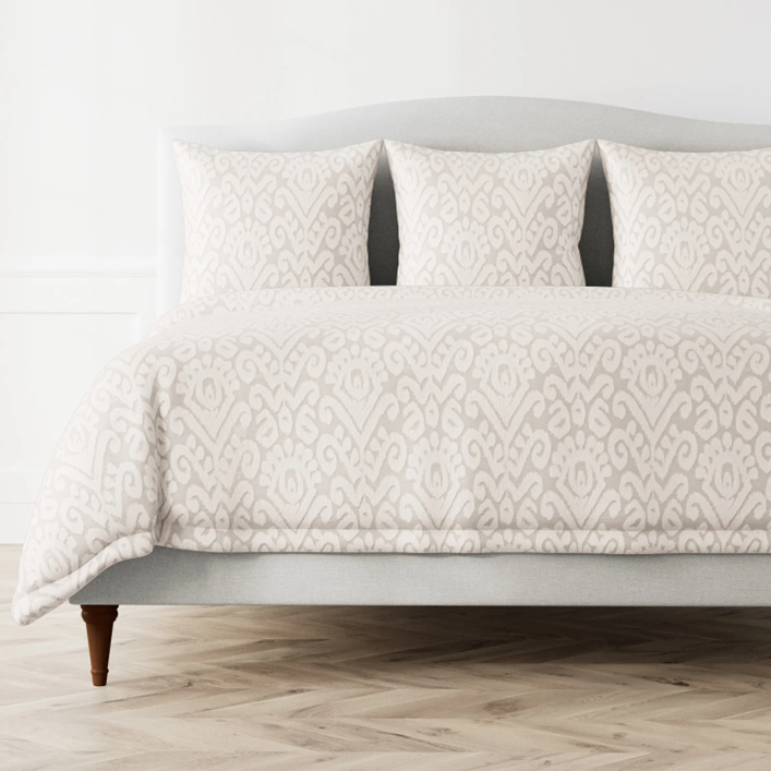 Neutral textile inspired by ancient artifacts – taupe and grey tones.